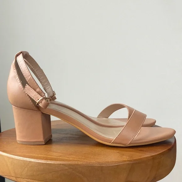 Comfortable Tan Block Heel Sandals - Picture 4 of 7